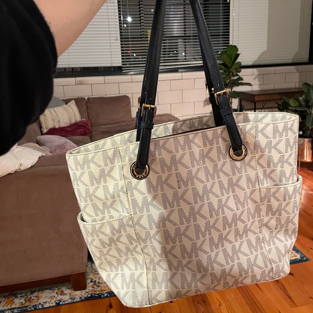 White and blue Michael kors shoulder bag